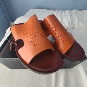 New Men's Slip-on Sandals Size 11, Color -Brown